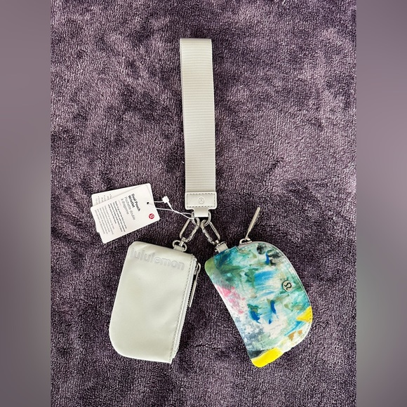 NWT Lululemon Dual Pouch Wristlet - Picture 1 of 3
